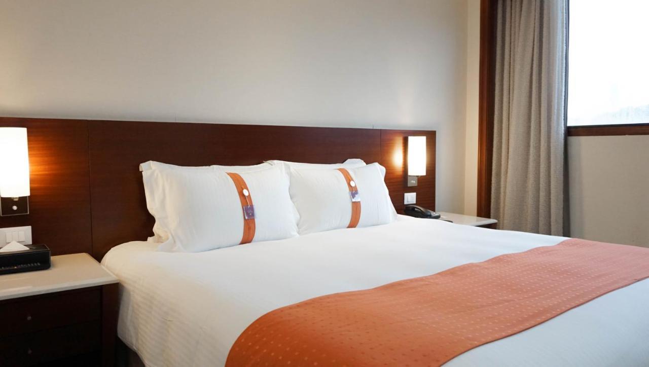 Hione Holiday Hotel Taipei Exterior photo